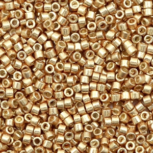 Miyuki Perlen delica's 11/0 Duracoat galvanized champagne gold