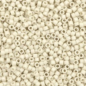 Miyuki Perlen delica's 11/0 Opaque luster linen beige DB-261