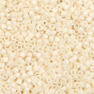 Miyuki Perlen delica's 11/0 Opaque dark cream beige DB-732