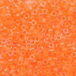 Miyuki Perlen delica's 11/0 Luminous creamsicle orange DB-2033