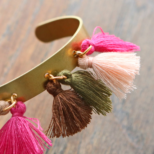 Wow! Schmuck mit Quasten, jeder f&uuml;r einen attraktiven Einkaufspreis!