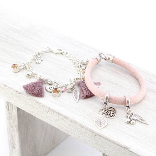 Lavendel mit erdtonfarbenen Armb&auml;ndern f&uuml;r eine zarte Ausstrahlung!