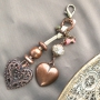 Schmuck aus TQ Metall mit einem klassischen Look