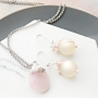 Detaillierter Schmuck in zarten Farben mit Artistic Wire