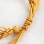 Fr&ouml;hliche Armb&auml;nder mit neuem Macram&eacute; Band: Perfekt zum Herbst!