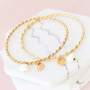 Lesen Sie hier, wie Sie trendy Schmuck machen mit Initialen Anh&auml;ngern