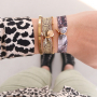 Machen Sie Ihre eigenen Ohrringe und Armb&auml;nder aus neuen Resin Anh&auml;ngern und einem Elastischen Band mit Snake Print