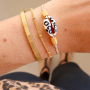Machen Sie mit Kauri Muscheln farbenfrohen Schmuck und so tragen Sie Sommer Haaraccessoires: