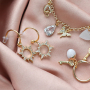 Trendige Ohrringe und Armb&auml;nder mit Zirkonia Anh&auml;nger und Zwischenst&uuml;cke: