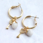 Trendige Ohrringe und Armb&auml;nder mit Zirkonia Anh&auml;nger und Zwischenst&uuml;cke: