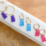 So gestalten Sie farbenfrohen Schmuck mit Gummib&auml;r-H&auml;ngern