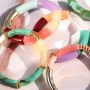 Eine Armbandkollektion mit bunten Tube Acrylperlen designen