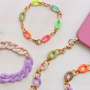 Lassen Sie sich von Acrylketten zu trendigem Schmuck inspirieren