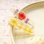 Armreifen mit Trockenblumen und passende Haarspangen