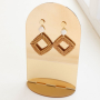Ohrringdesigns mit Rattan-Anh&auml;ngern