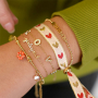 So pr&auml;sentieren Sie Edelstahl-Ohrringe und Armb&auml;nder