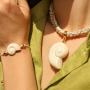 Beeindruckender Schmuck mit Ammonit-Perlen aus griechischer DQ-Keramik