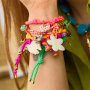 Inspiration mit Perlmuttperlen und elastischem Schmuckband 