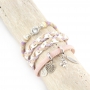 Lavendel mit erdtonfarbenen Armb&auml;ndern f&uuml;r eine zarte Ausstrahlung!