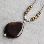 Dieser sch&ouml;ner Schmuck ist gemacht mit unseren Winter Holzperlen f&uuml;r einen neuen Look!