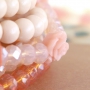 Dieser Sommer Look ist aus den sch&ouml;nsten Perlen in herrlichen &ldquo;peach&rdquo;& &ldquo;coral&rdquo; T&ouml;nen gemacht.