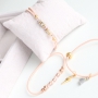 Diese Armb&auml;nder sind so h&uuml;bsch&hellip;Wir inspirieren Sie die sch&ouml;nsten Kreationen zu machen mit gef&auml;rbtem Elastik Draht!